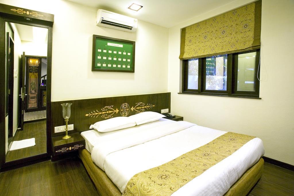 Jc Chalet Mumbai Room photo